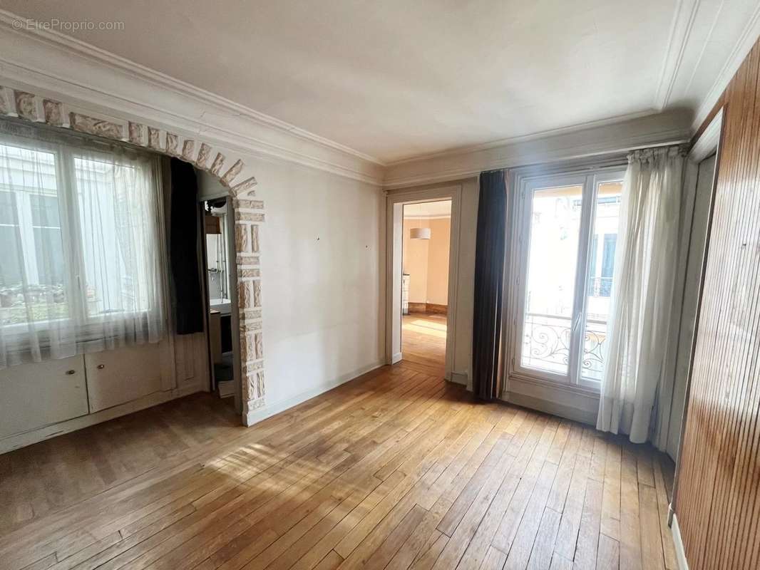 Appartement à PARIS-10E