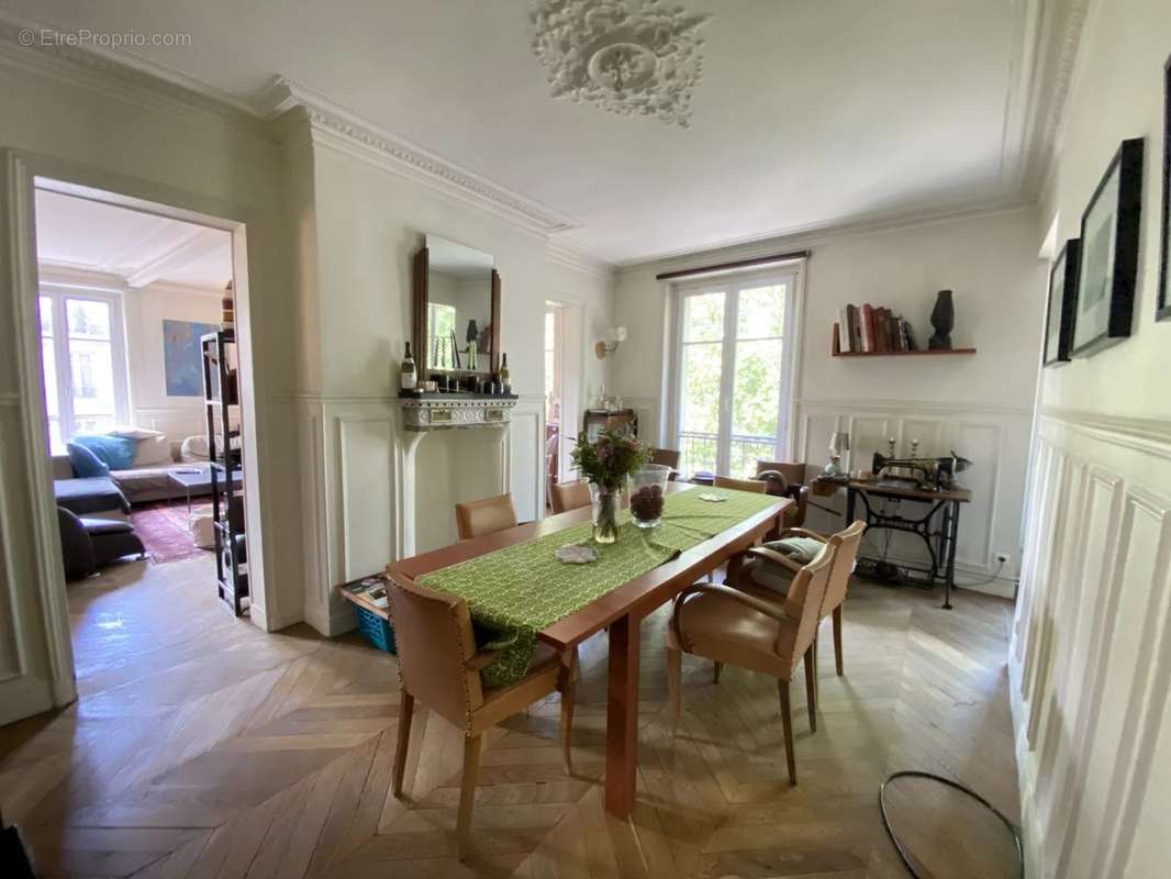 Appartement à PARIS-10E