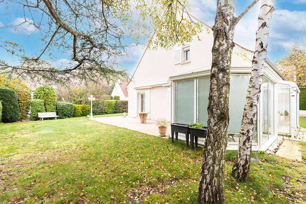 Maison à VERRIERES-LE-BUISSON