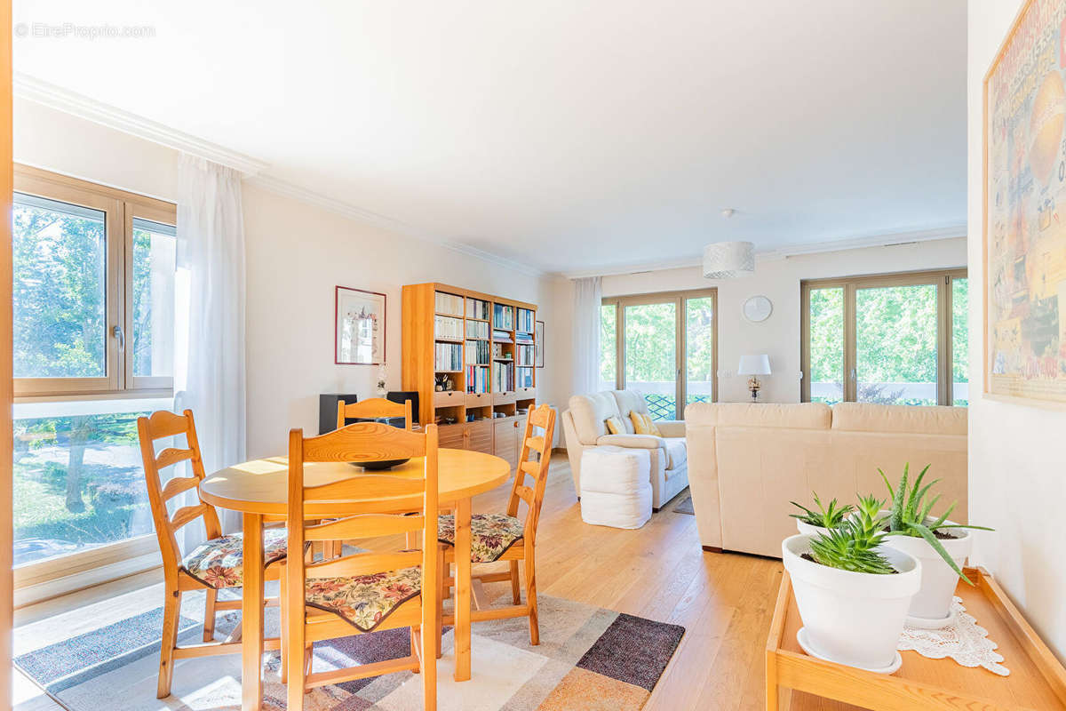 Appartement à VERRIERES-LE-BUISSON