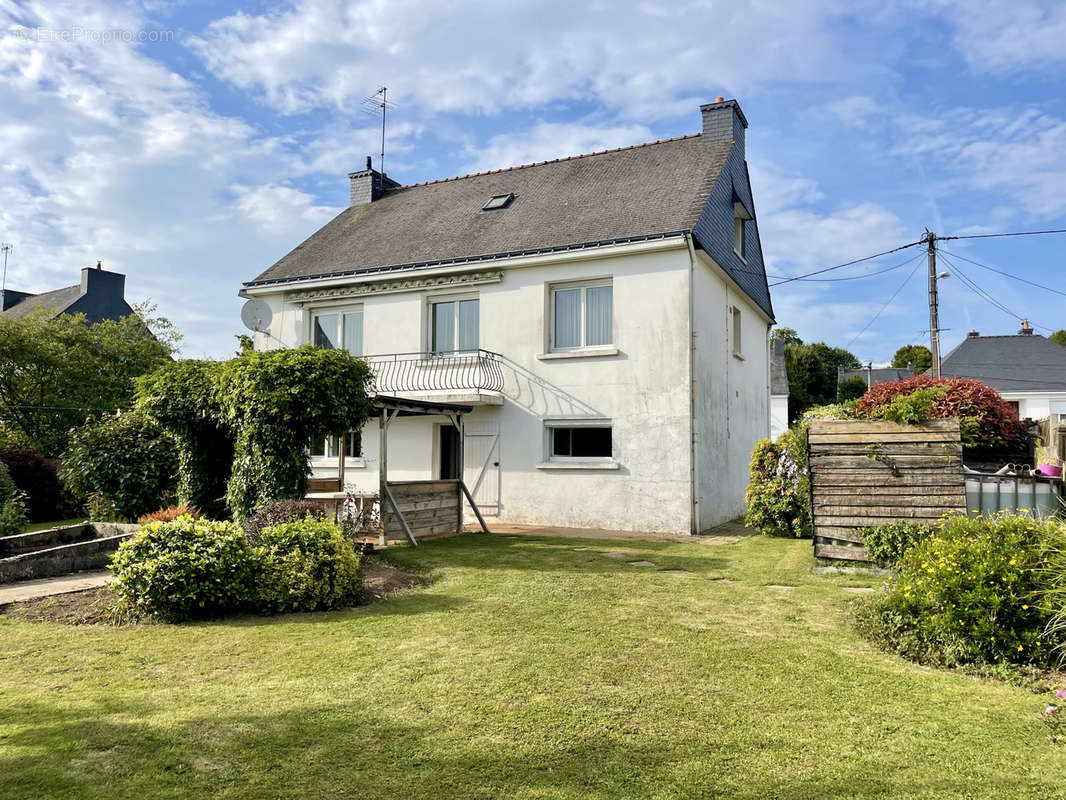 Maison à SAINT-AVE