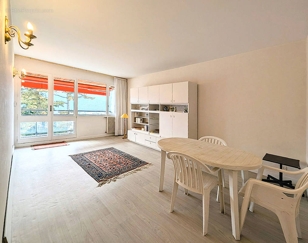 Appartement à AIX-LES-BAINS