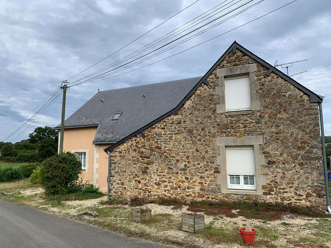 Maison à SAINT-JEAN-SUR-MAYENNE