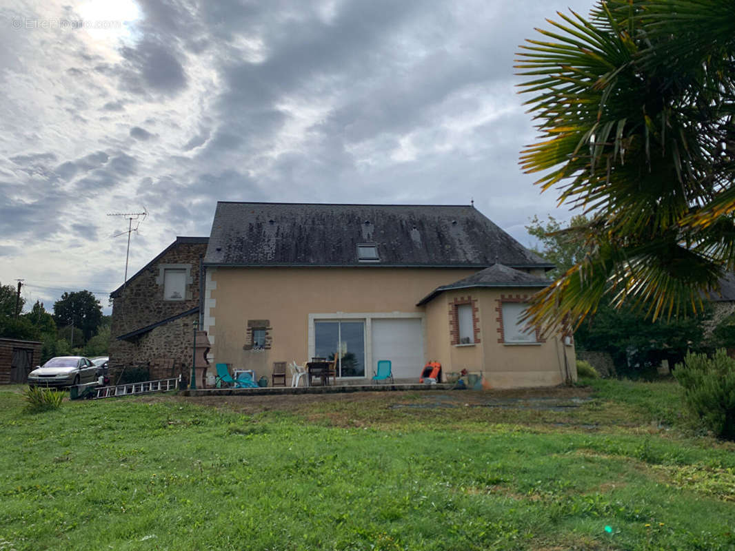 Maison à SAINT-JEAN-SUR-MAYENNE