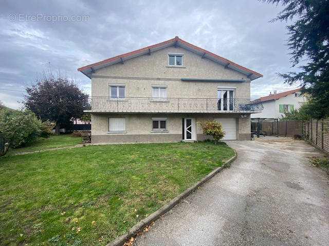 Maison à SAINT-BEAUZIRE