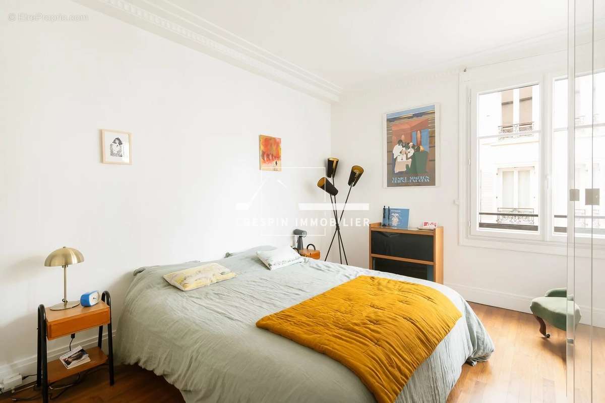 Appartement à PARIS-17E