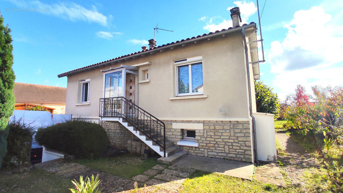 Maison à CHATELLERAULT