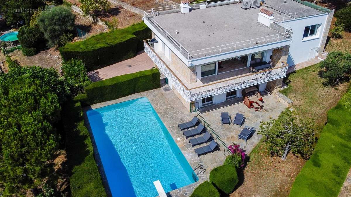 Maison à CAGNES-SUR-MER