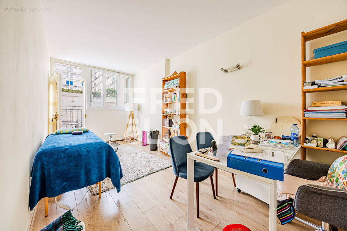 Appartement à PARIS-15E