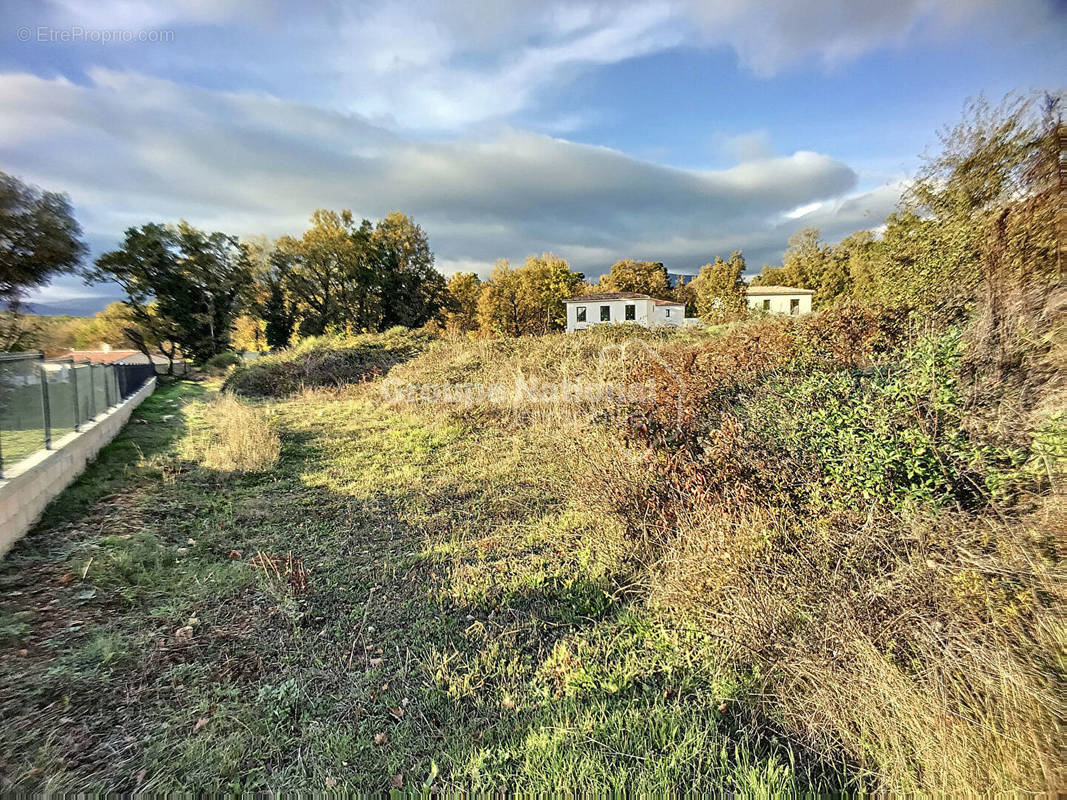 Terrain à CALLIAN