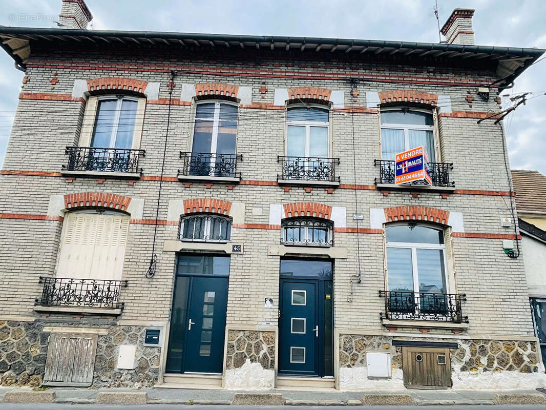 Appartement à SARTROUVILLE