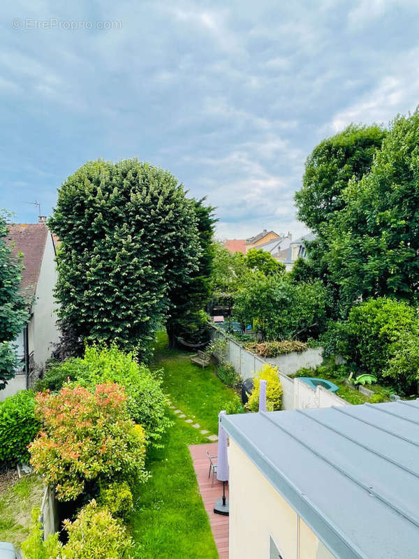 Appartement à SARTROUVILLE