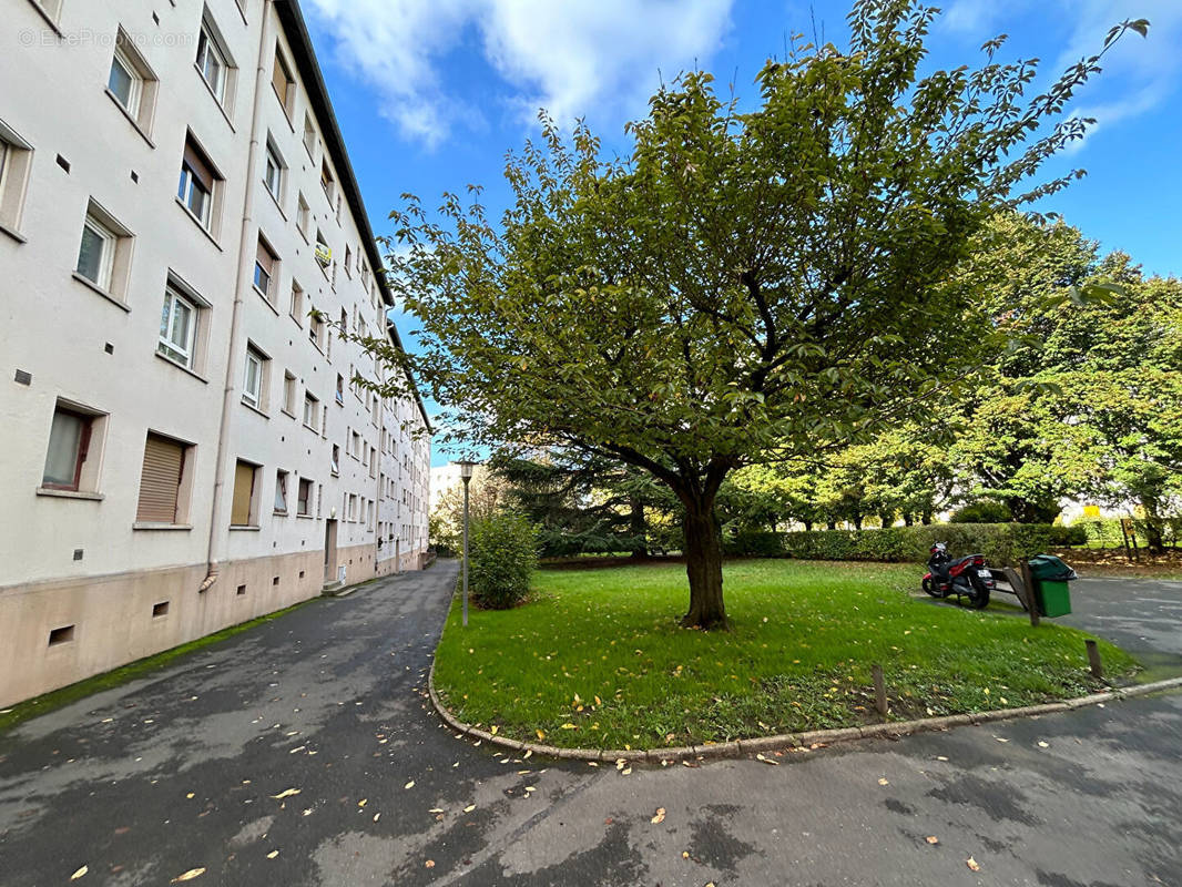 Appartement à SARTROUVILLE