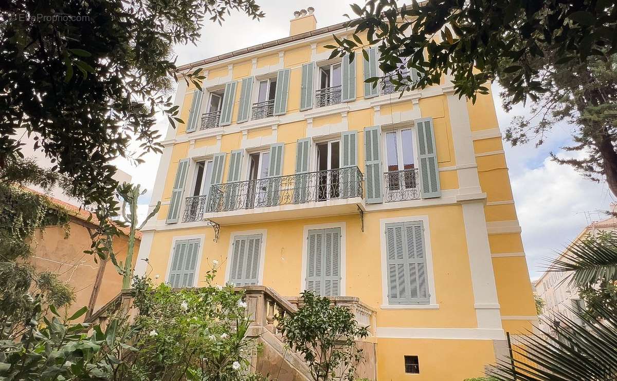 Appartement à HYERES