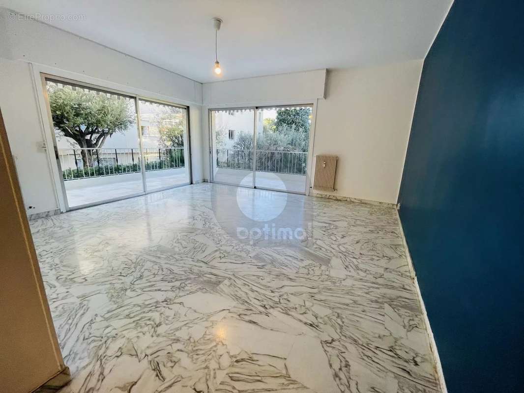 Appartement à ROQUEBRUNE-CAP-MARTIN