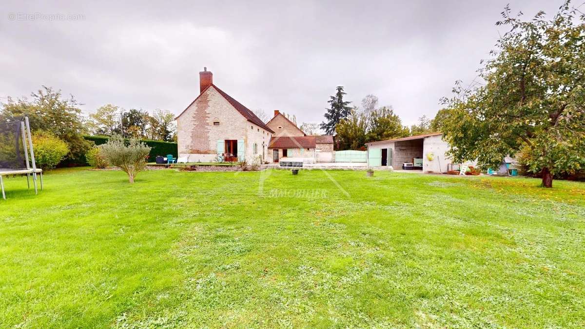 Maison à EBREUIL