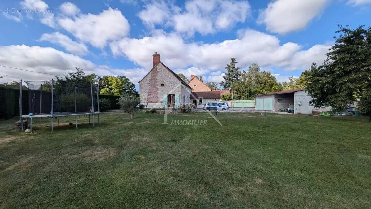 Maison à EBREUIL