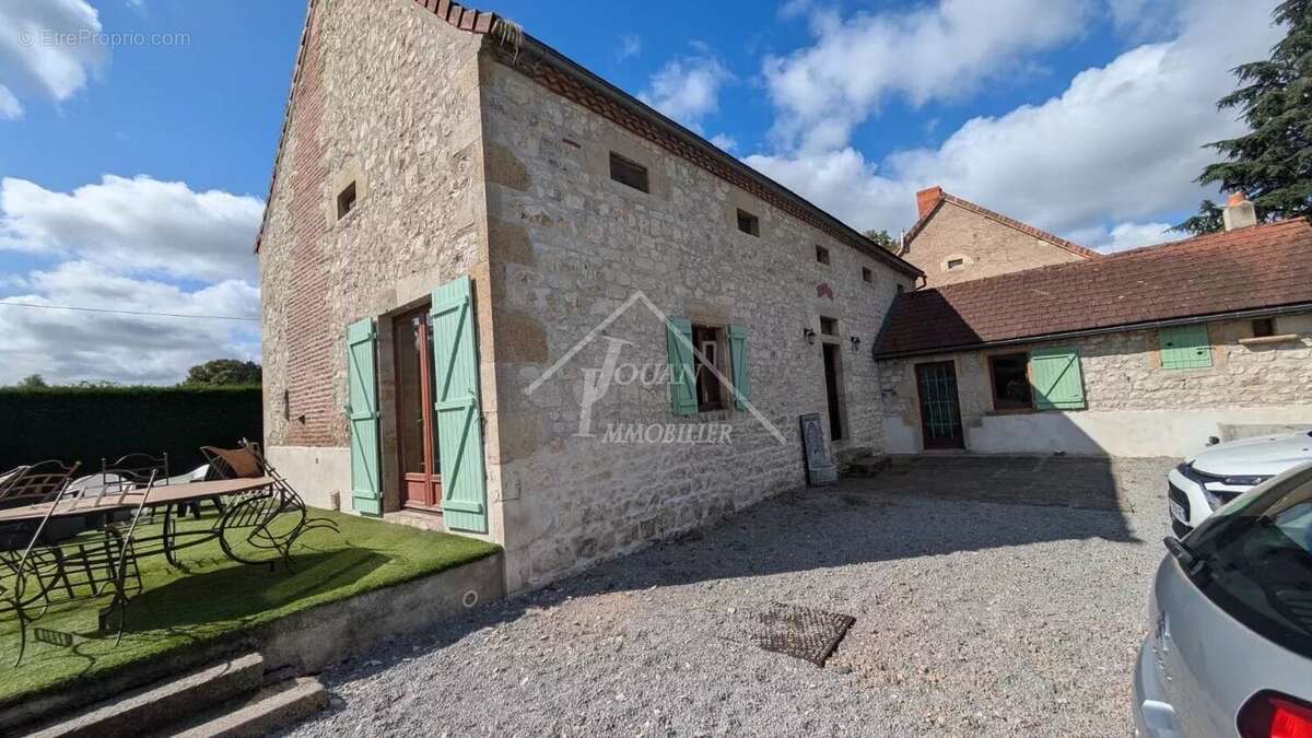 Maison à EBREUIL