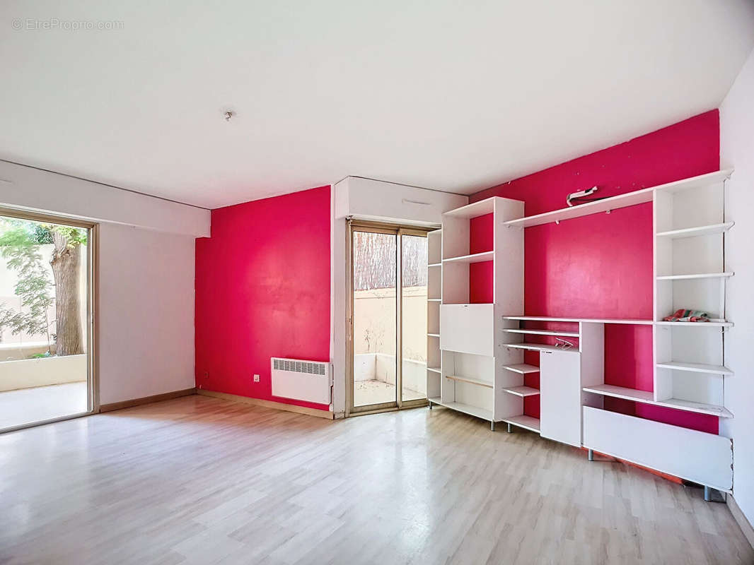 Appartement à VALLAURIS