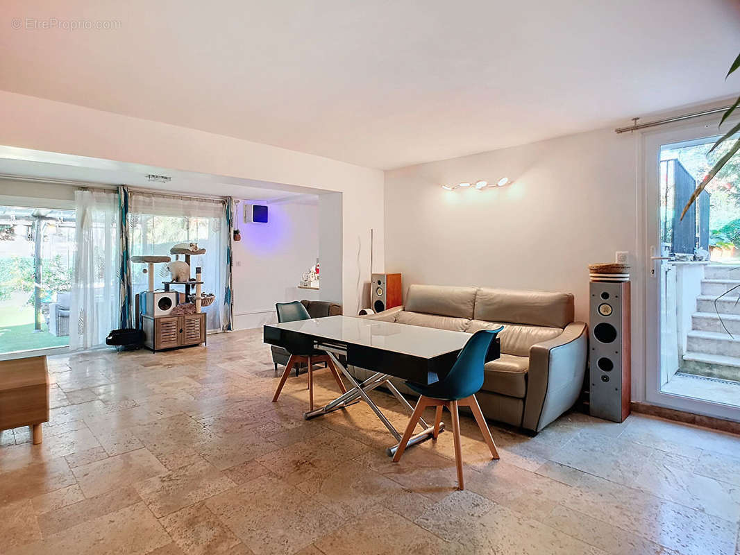 Appartement à VALBONNE