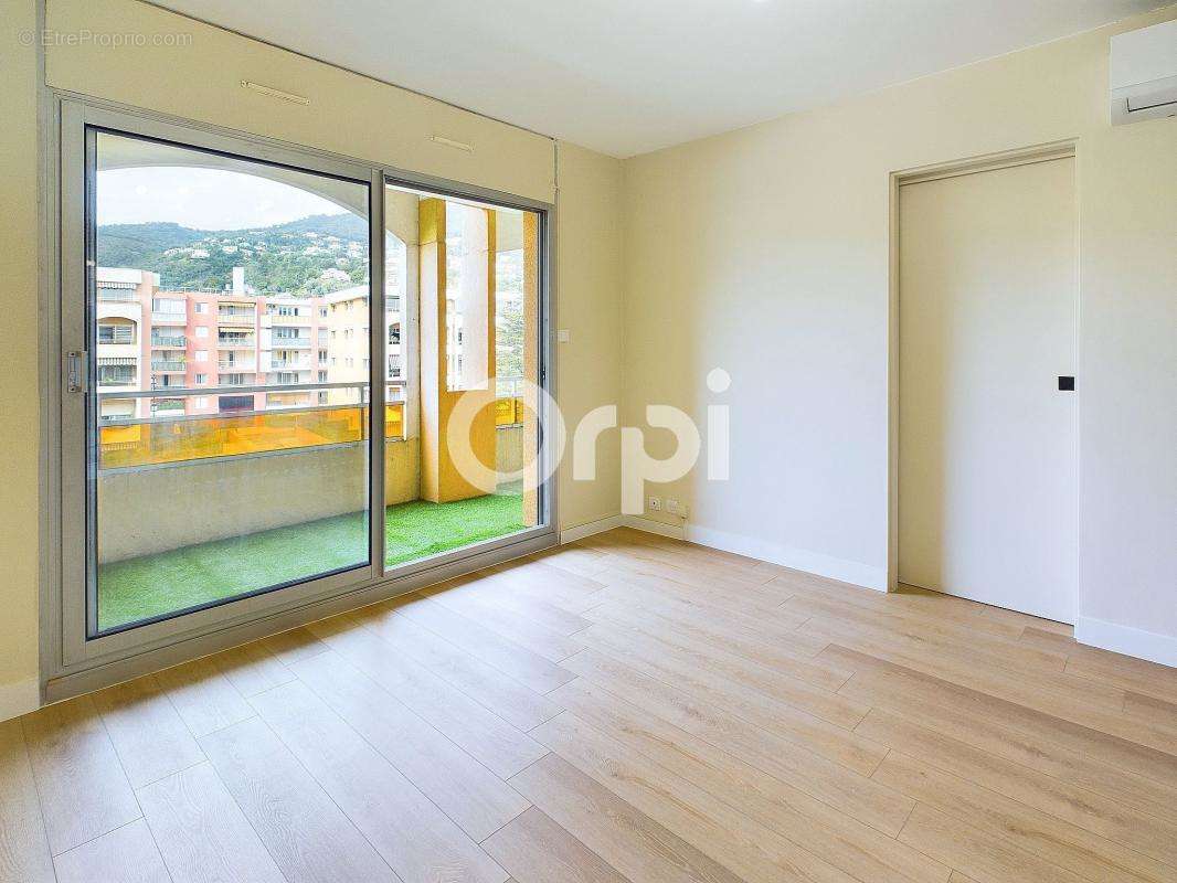 Appartement à MANDELIEU-LA-NAPOULE