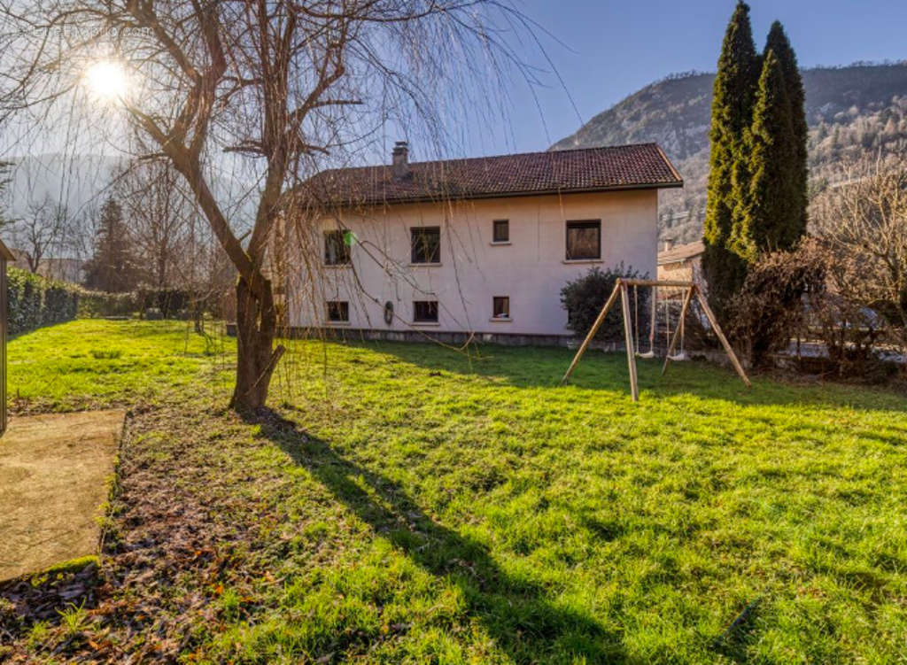 Maison à LES NEYROLLES