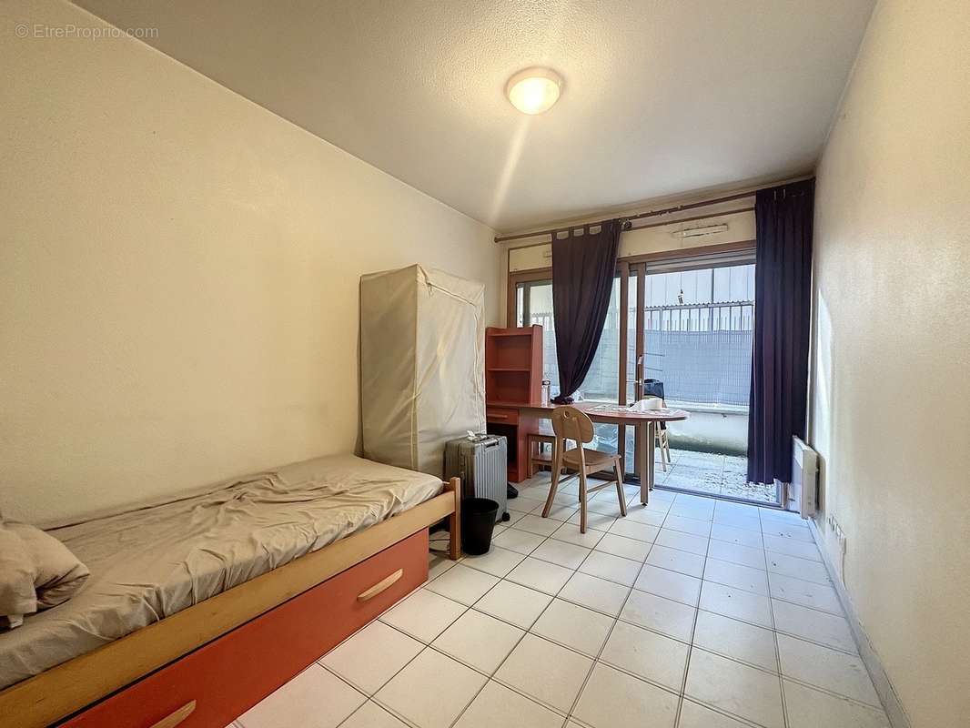 Appartement à PARIS-14E