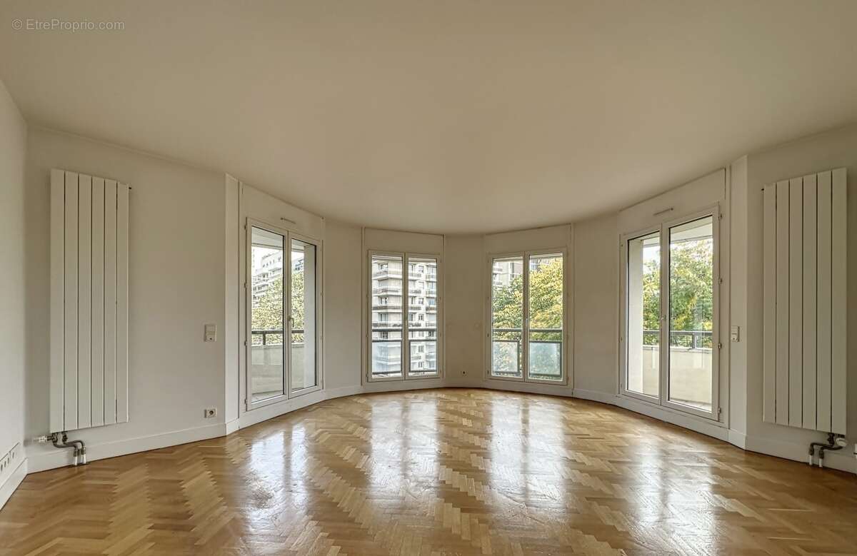 Appartement à LEVALLOIS-PERRET