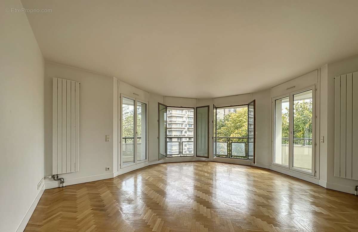 Appartement à LEVALLOIS-PERRET