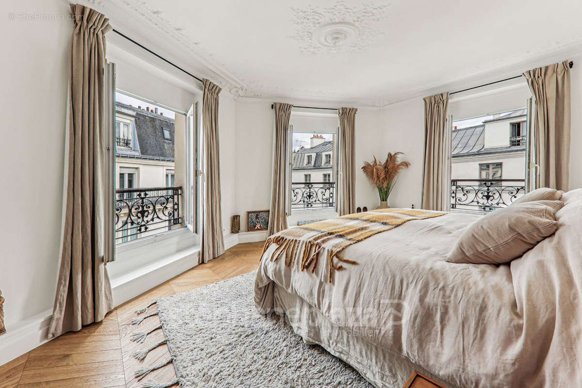 Appartement à PARIS-3E