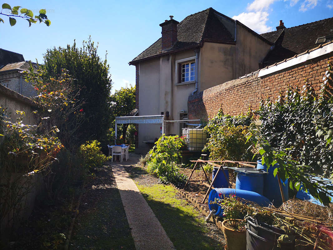 Maison à COURVILLE-SUR-EURE