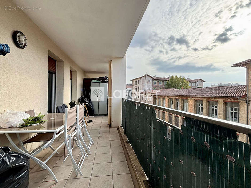 Appartement à MARSEILLE-1E