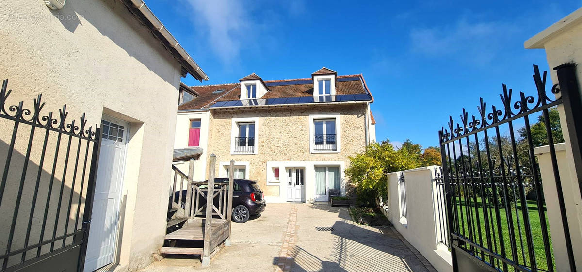 Appartement à MAGNY-LE-HONGRE