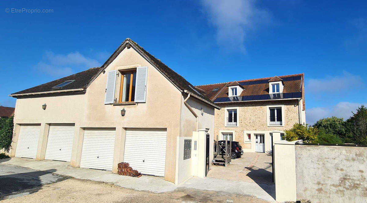 Appartement à MAGNY-LE-HONGRE