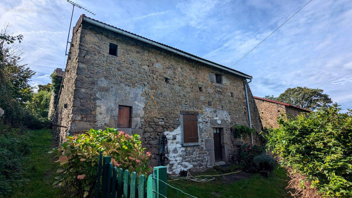 Maison à DOMPIERRE-LES-EGLISES