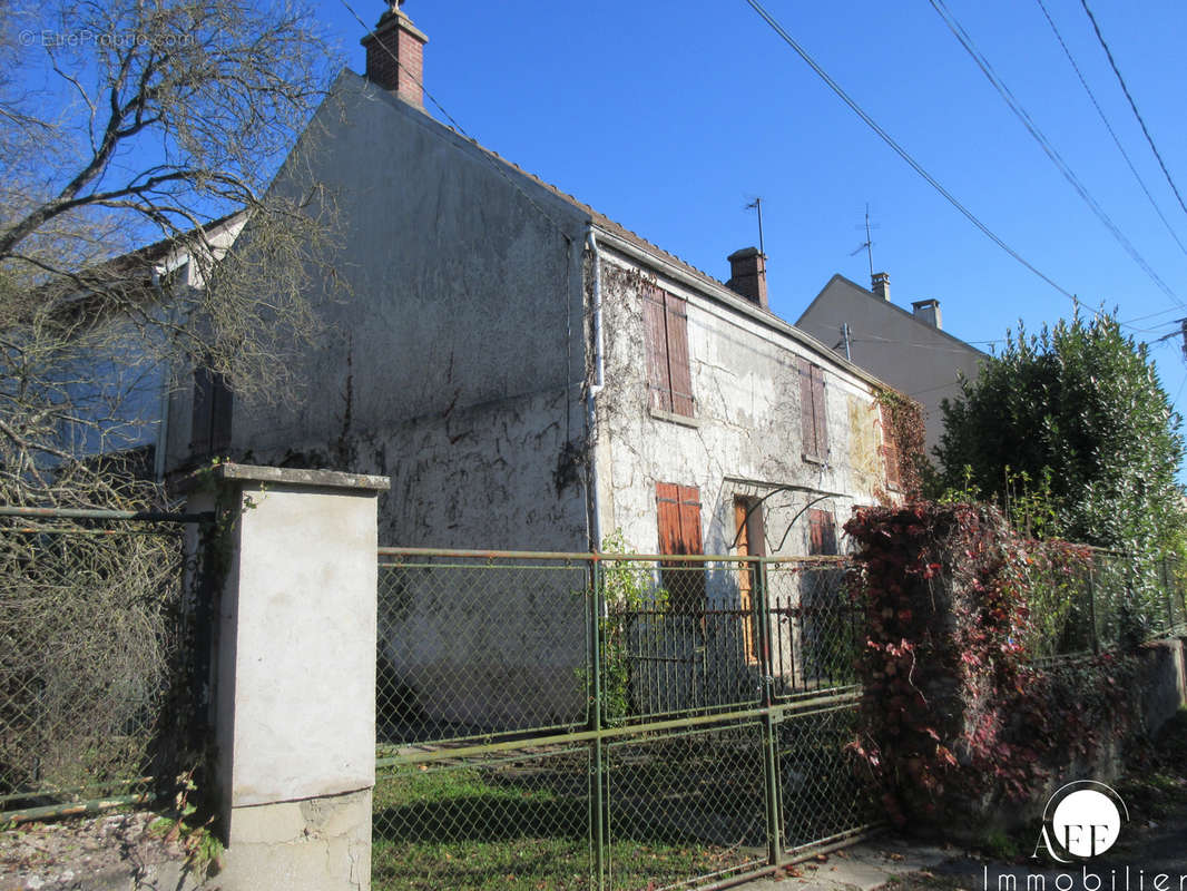 Maison à JOUY-SUR-MORIN