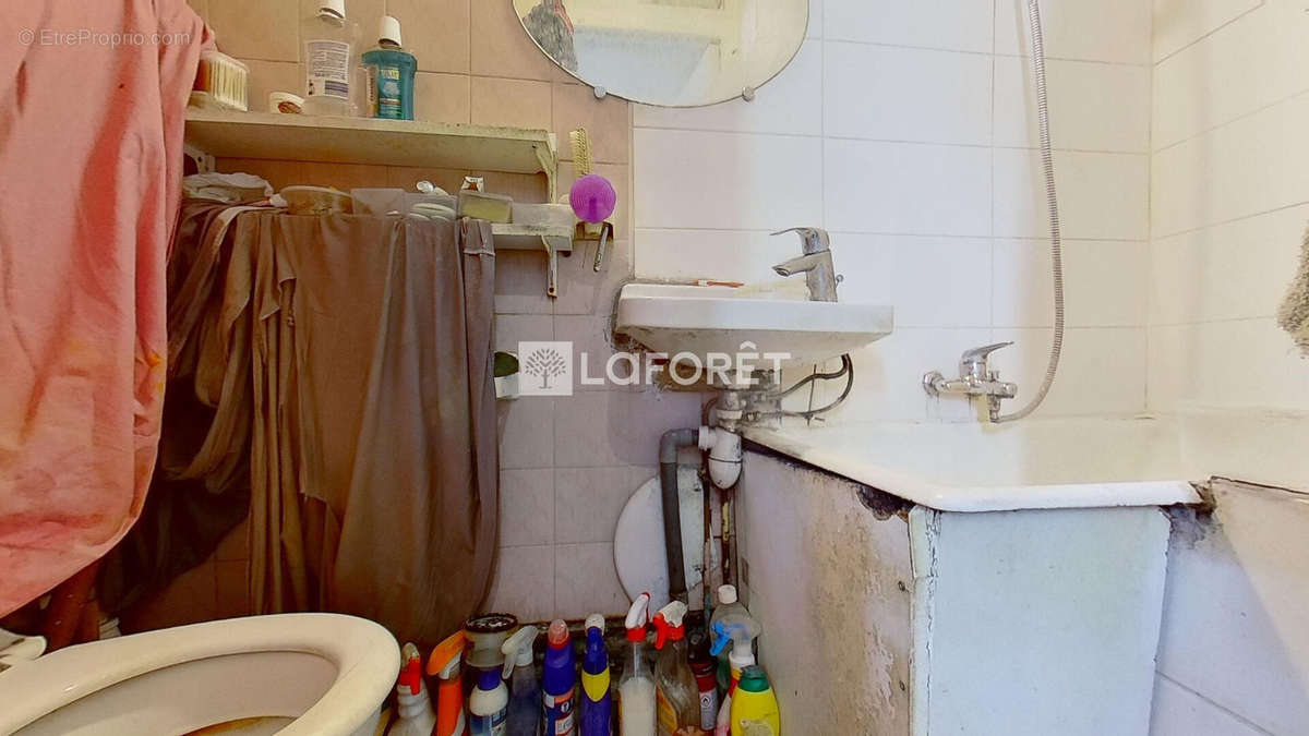 Appartement à PARIS-17E