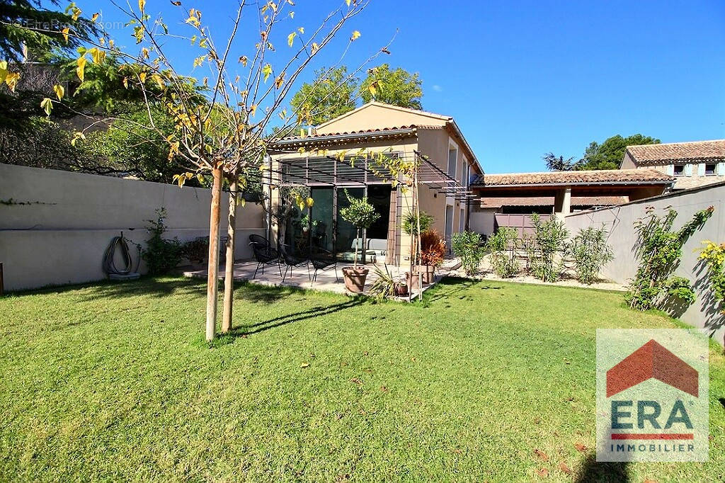 Maison à CHATEAUNEUF-DE-GADAGNE