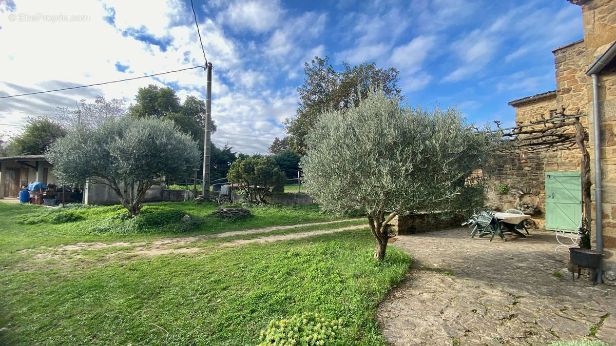 Maison à CHARMES-SUR-RHONE