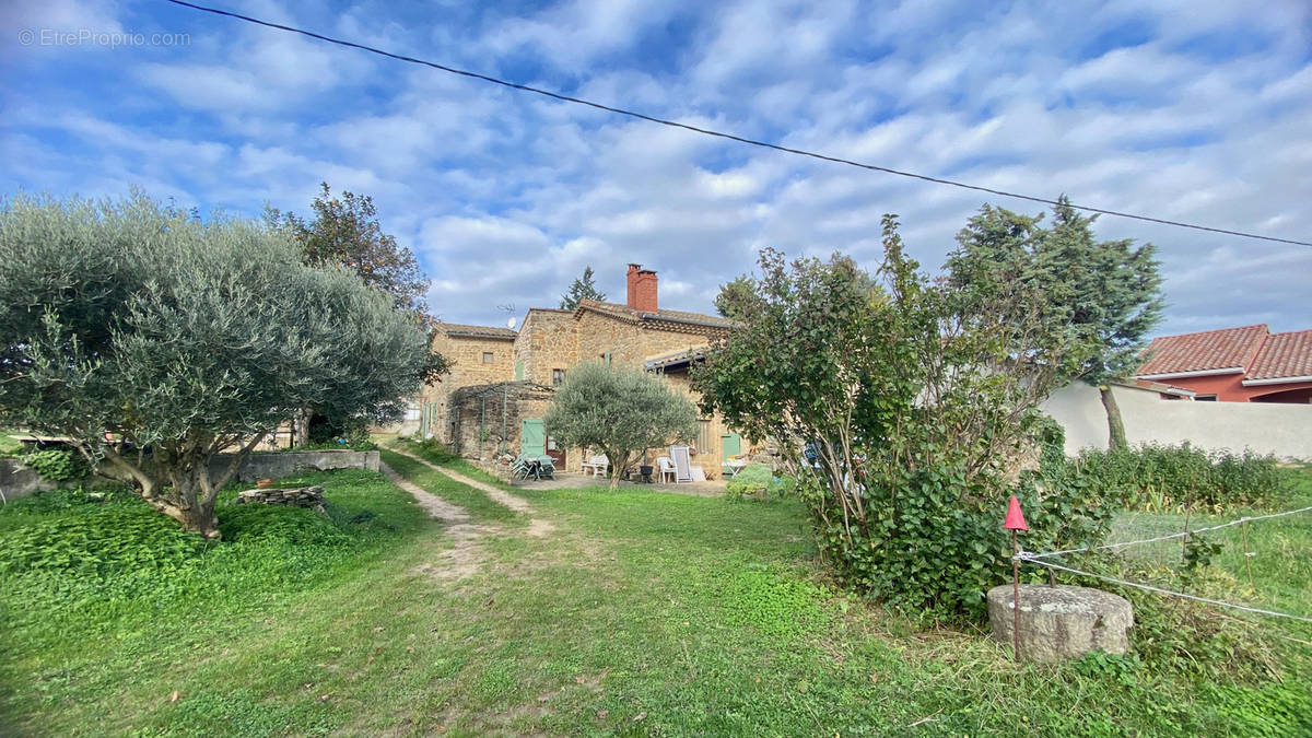 Maison à CHARMES-SUR-RHONE