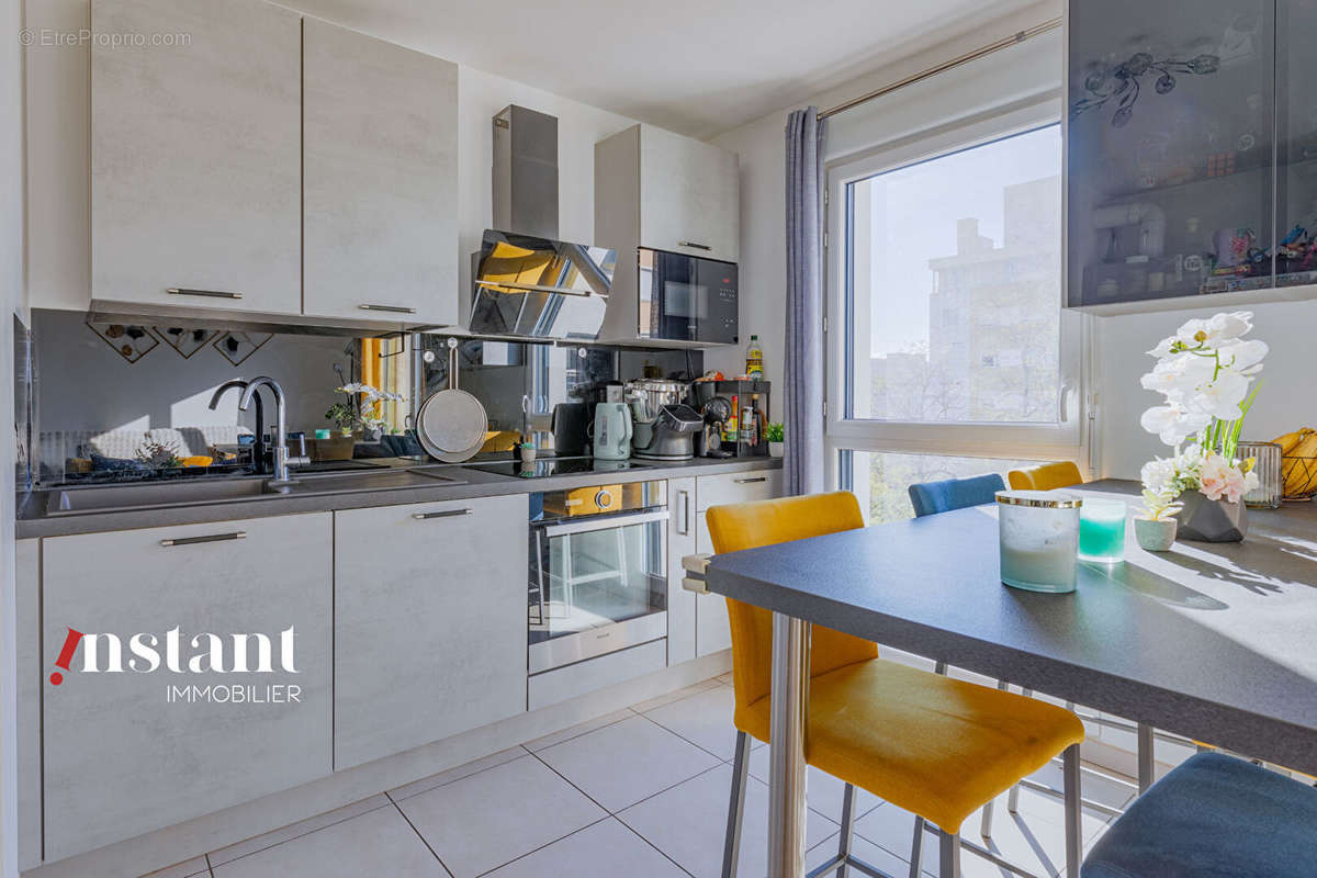 Appartement à LYON-8E