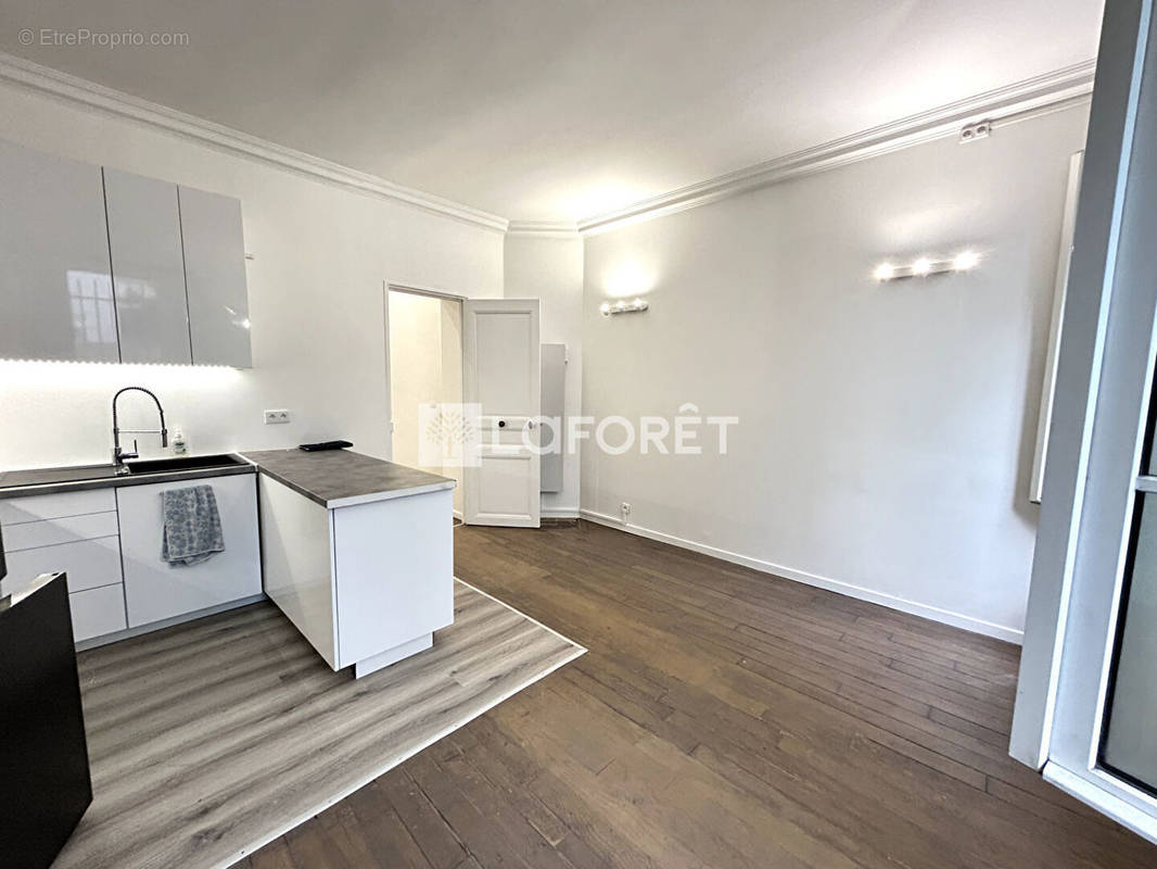 Appartement à PARIS-14E