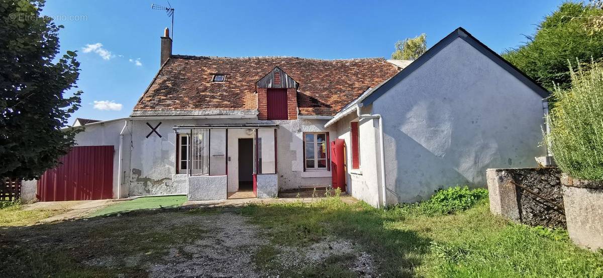 Maison à SAINT-SULPICE-DE-POMMERAY