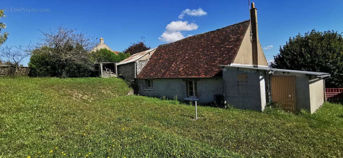 Maison à SAINT-SULPICE-DE-POMMERAY