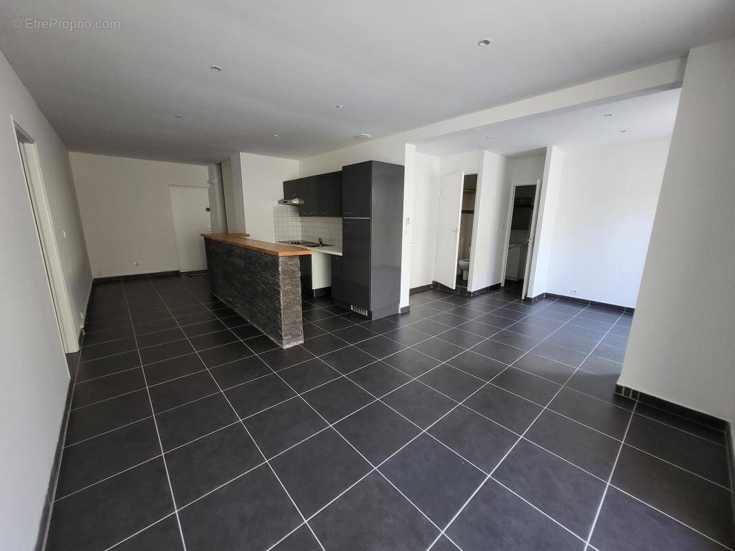 Appartement à MARSEILLE-5E