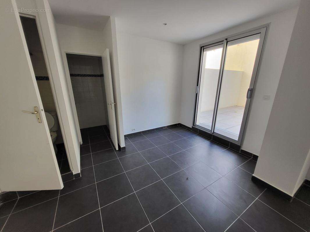 Appartement à MARSEILLE-5E