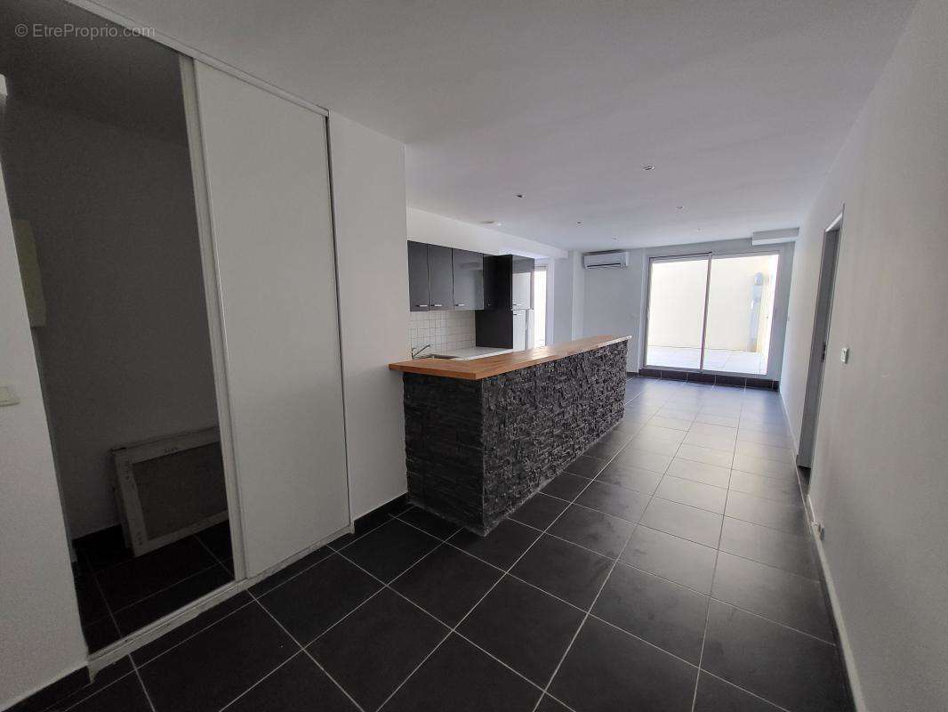 Appartement à MARSEILLE-5E