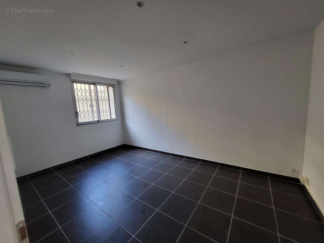 Appartement à MARSEILLE-5E