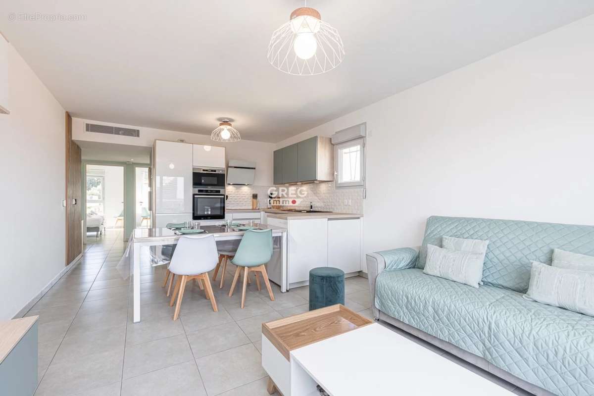 Appartement à VILLENEUVE-LOUBET