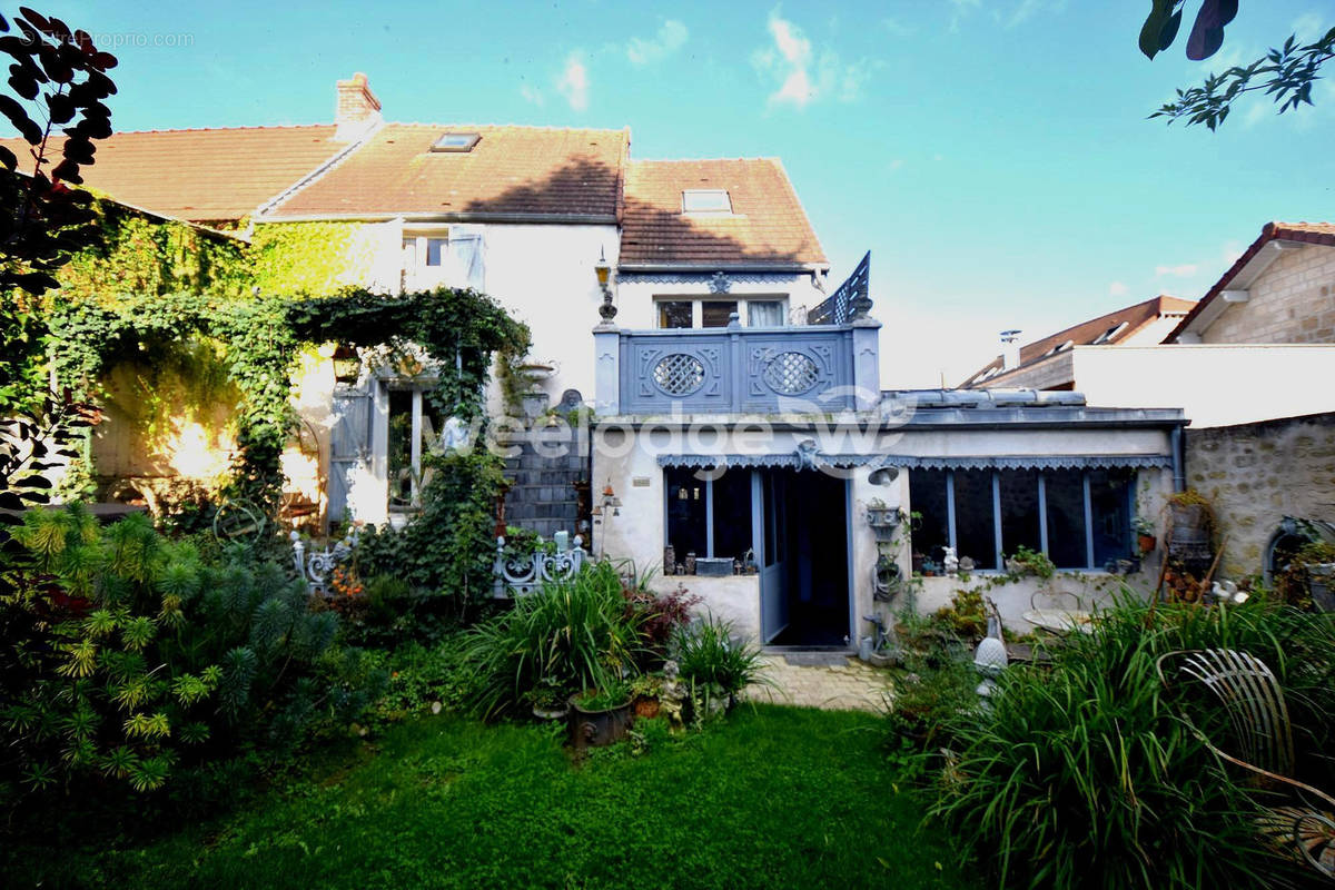 Maison à JOUY-LE-MOUTIER